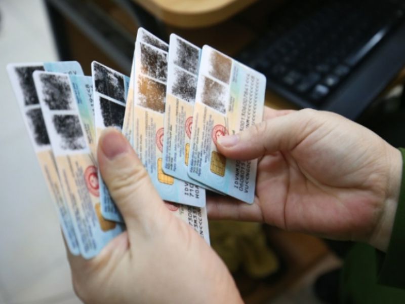 Tại Sao Nên Làm Chứng Minh Thư Giả?